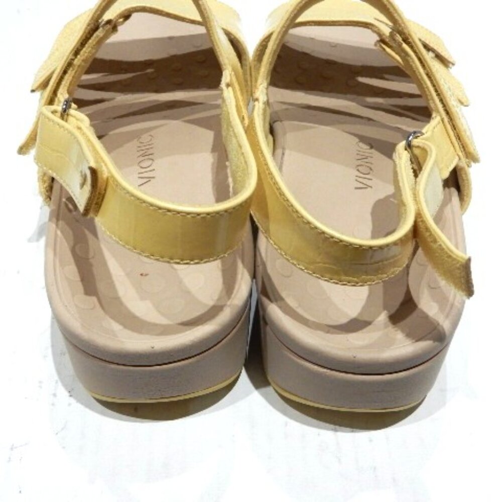 Vionic "Roma" Yellow Crocodile Embossed Patent leather Sandals in Size 10 - Picture 3 of 4